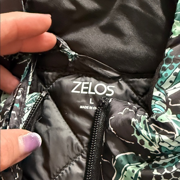 Zelos Quilted Packable Vest with Black Side Panels - Picture 3 of 8